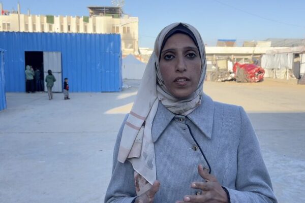 Gaza Teacher’s 1,001 Wishes for Peace ๐ 1,001 Wishes: Gaza teacher prays for end to conflict video poster