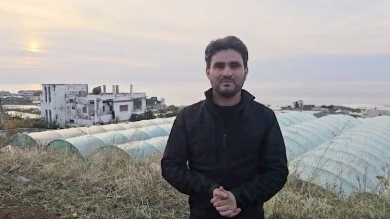 1,001 Wishes: Syrian resident hopes for peace video poster