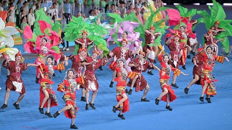 China’s Ethnic Olympics: 12th National Games Kick Off with a Splash! 12th National Traditional Games of Ethnic Minorities opens in Sanya