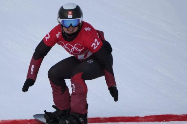 Swiss Snowboarder Sophie Hediger Tragically Dies in Avalanche 26-year-old Swiss Olympic snowboarder Sophie Hediger dies in avalanche