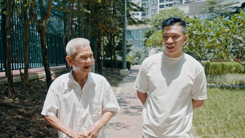 90-Year-Old Boxing Legend Returns to Train Young Champion π₯ 90-year-old boxing coach makes a comeback video poster