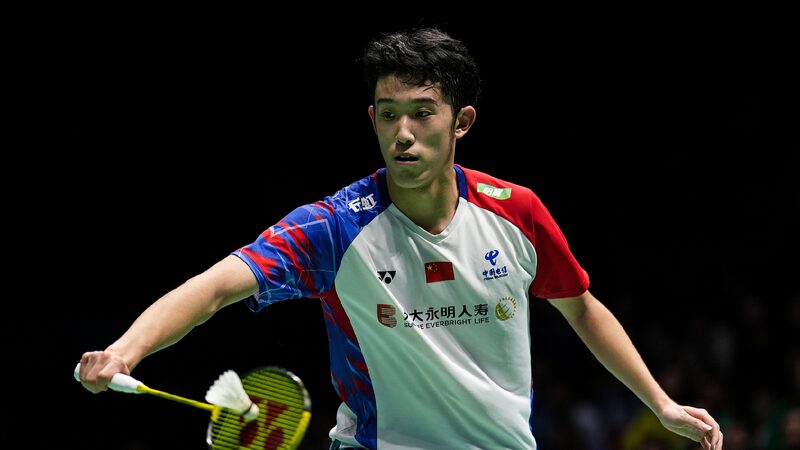 China's Hu stuns former world champion Loh at King Cup Badminton Open