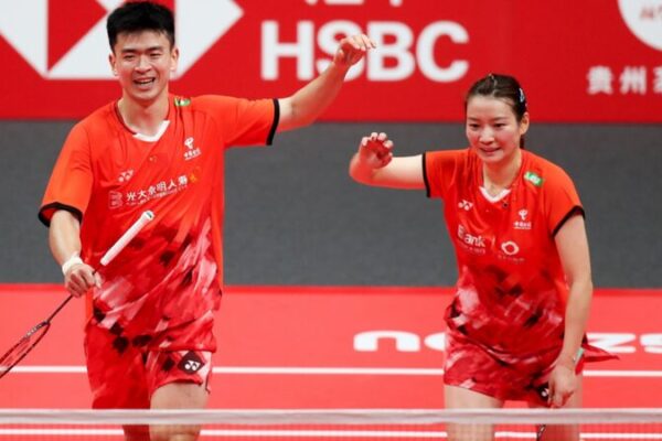 Badminton Legends Zheng and Huang Bid Farewell After Grand Victory! Exclusive: Legendary badminton duo Zheng & Huang discuss golden 2024 video poster