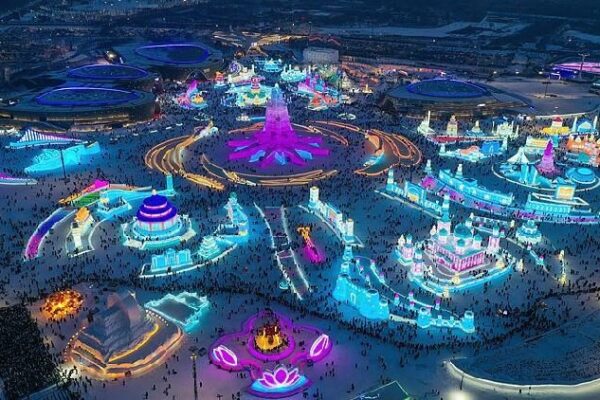 Explore the World’s Largest Ice and Snow Park in Harbin! Live: Harbin Ice and Snow World draws visitors to NE China