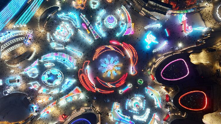 Explore the World’s Largest Ice Wonderland at Harbin Ice and Snow World! Live: Harbin Ice and Snow World draws visitors to NE China β Ep. 3