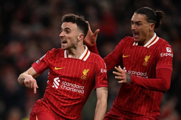 10-Man Liverpool Secures 2-2 Draw with Fulham at Anfield! Liverpool battles to 2-2 draw at home to Fulham