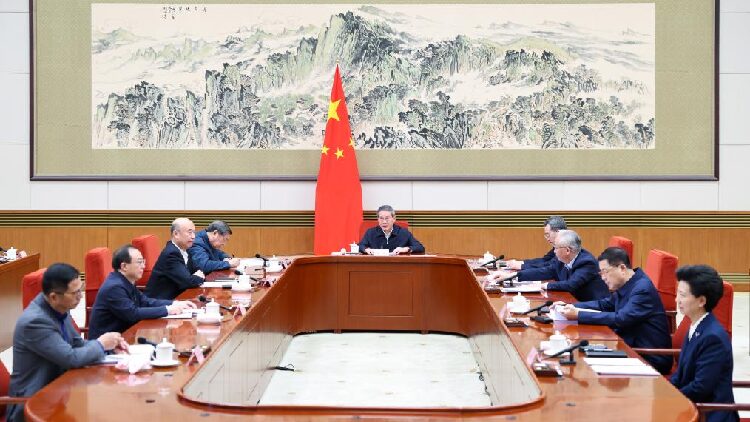 China’s Premier Li Wants Fairer Rules for Everyone! ๐ Premier Li urges better regulation of administrative law enforcement