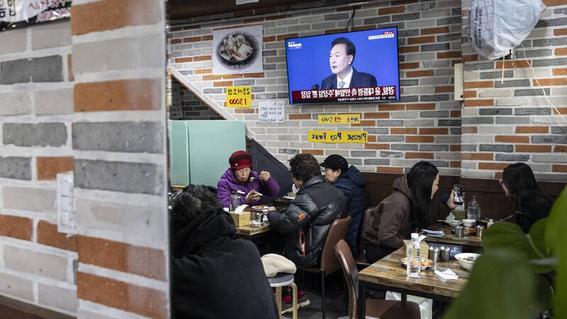 South_Korean_court_issues_warrant_to_arrest_impeached_President_Yoon - My Global News: Young Voices South Korean court issues warrant to arrest impeached President Yoon