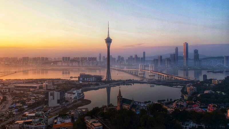 President Xi Jinping Meets Hong Kong’s Leader to Build a Bright Future π Xi Jinping meets HKSAR chief executive John Lee