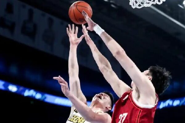 Guangsha Lions Roar to 10 Wins in a Row After Beating Beijing Ducks! CBA: Guangsha fends off Beijing to extend winning streak to 10 games