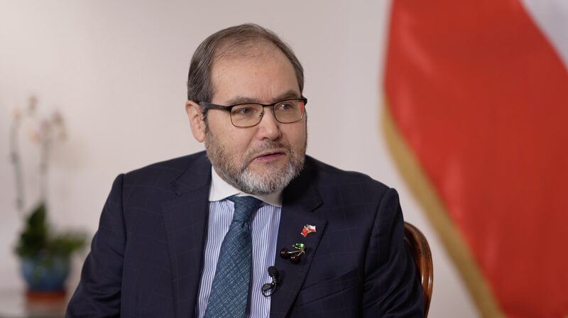 Chilean Ambassador: China-Chile FTA lifts Chile's agricultural exports video poster