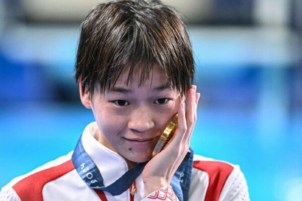 China’s Diving Stars Quan Hongchan and Cao Yuan Named Athletes of the Year! China's Cao Yuan, Quan Hongchan named Diving Athletes of the Year