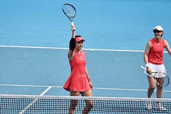 Chinese Tennis Stars Zheng and Wang Shine at Australian Open! π China's Zheng/Wang beat women's doubles 11th seeds at Australian Open