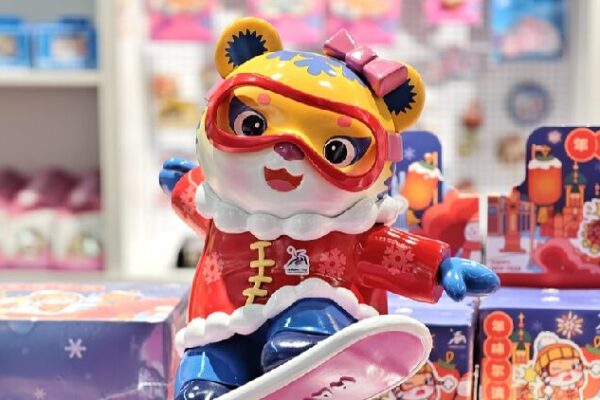 Cool Souvenirs: Meet Binbin and Nini of the Asian Winter Games! Cultural and creative products for Asian Winter Games boost industry