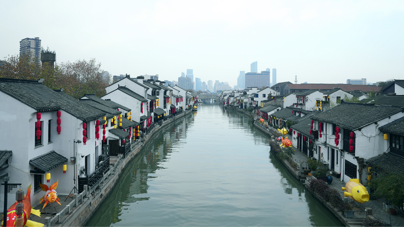 Experience_Wuxis_festive_spirit_on_Nanchang_Street - My Global News: Young Voices Experience Wuxi's festive spirit on Nanchang Street