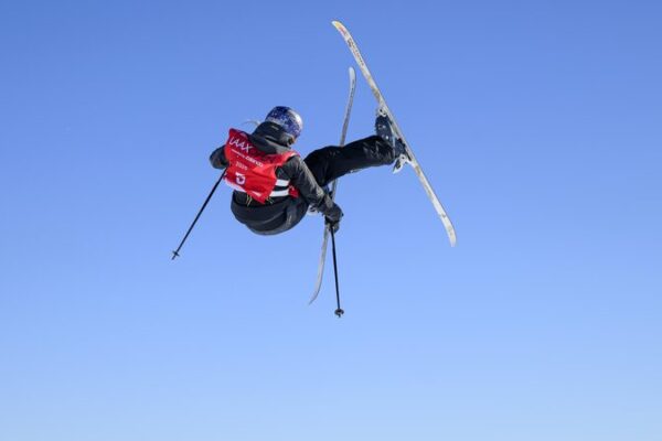 Gu Ailing Wins Gold in World Cup Slopestyle Debut! ๐ฟ Gu Ailing wins gold in her 2024-25 season World Cup slopestyle debut