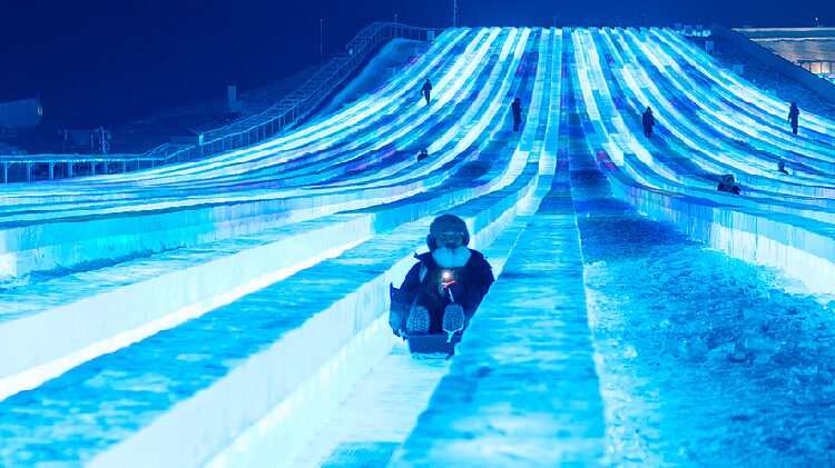Harbins_Super_Ice_Slide_sensation - My Global News: Young Voices Harbin's Super Ice Slide sensation
