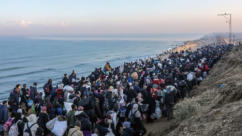 Israel allows return of Gazans after new hostage breakthrough