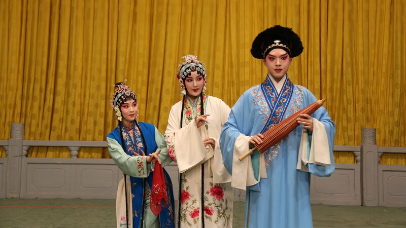 Legend_of_the_White_Snake_Touring_the_West_Lake - My Global News: Young Voices Legend of the White Snake: Touring the West Lake