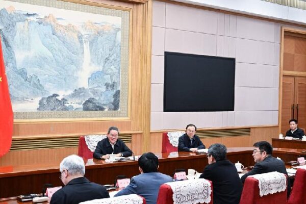 China’s Premier Li Qiang Gathers Ideas to Improve the Country! Li Qiang chairs symposium to hear opinions on draft govt work report