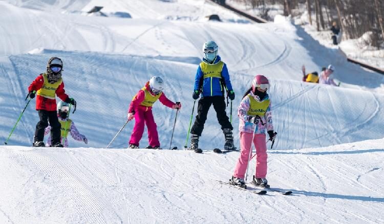 'Little Potatoes' hit the slopes at Harbin's Yabuli Ski Resort