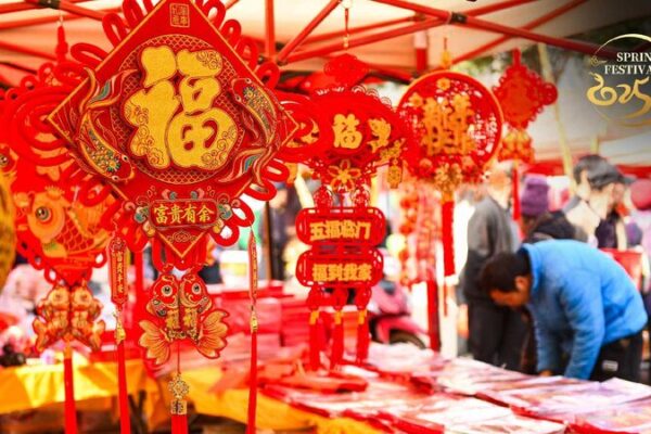 Discover the 500-Year-Old Weichuan Open-Air Market! ๐ช๐ Live: Immerse in festive vibes of century-old Weichuan open-air market