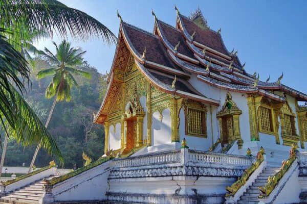 Discover Luang Prabang: Laos’ Magical City of Temples 🏯✨ Luang Prabang: A top tourist destination in Laos