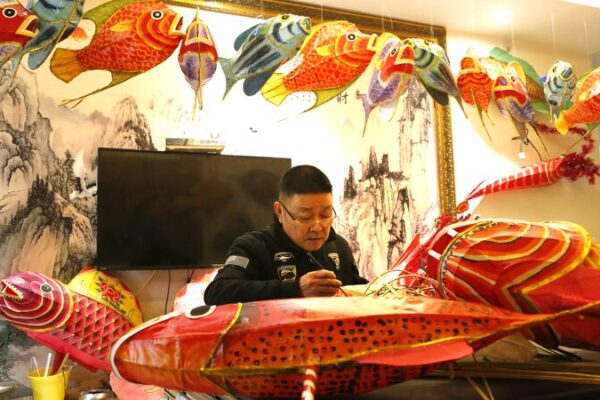 Making_fish_lanterns_to_welcome_Spring_Festival - My Global News: Young Voices Making fish lanterns to welcome Spring Festival
