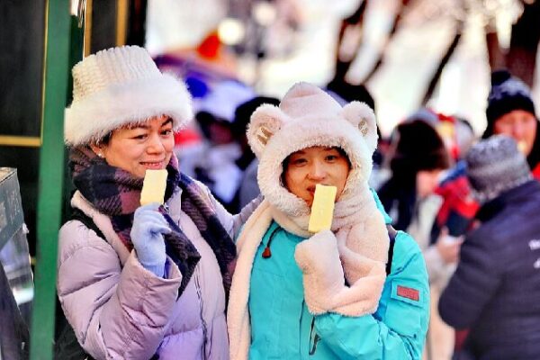 Eating Popsicles in Winter? Welcome to Harbin’s Coolest Trend! Popsicles, a sweet taste of winter in Harbin