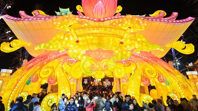 Qinhuai_Lantern_Festival_lights_up_Nanjing - My Global News: Young Voices Qinhuai Lantern Festival lights up Nanjing