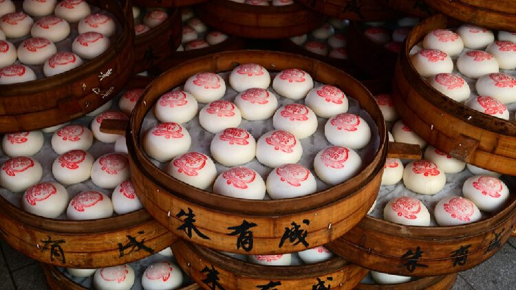 Red-stamped buns bring prosperity to Jinhua's New Year tables