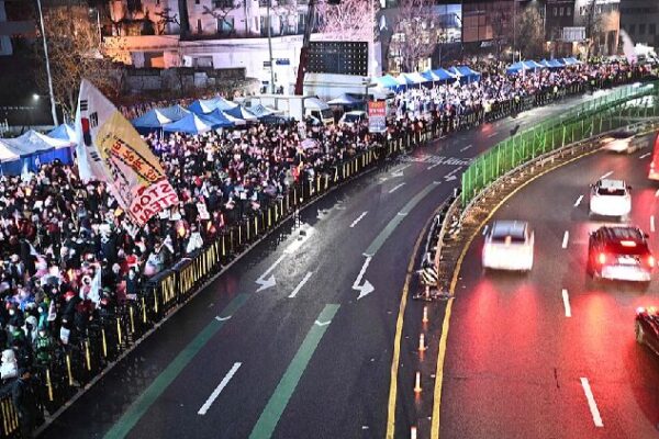 South Korean President Faces Arrest Warrant: What’s Happening? S. Korean police entrusted with execution of warrant to arrest Yoon