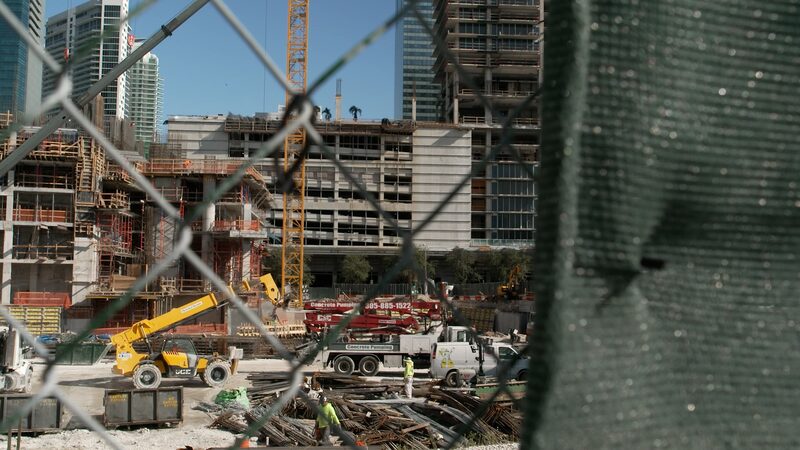 Trumps_mass_deportation_plan_could_impact_US_construction_industry_poster - My Global News: Young Voices Trumpโs mass deportation plan could impact U.S. construction industry video poster