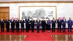 China and ASEAN Countries Work Together for a Better Future! ππ€ Wang Yi calls for sound, sustainable development of China-ASEAN ties