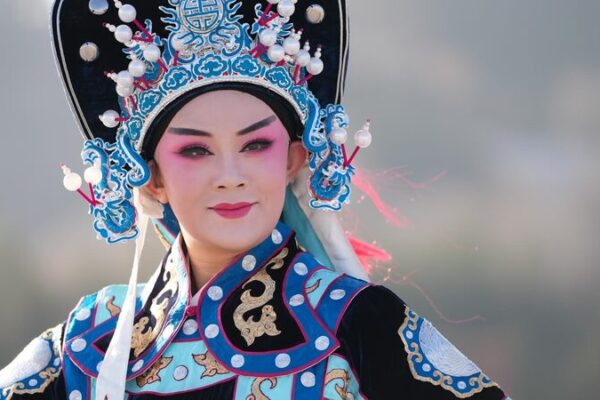 Discover Yu Opera: The Epic Tale of Hua Mulan 🎭 Yu Opera: Hua Mulan