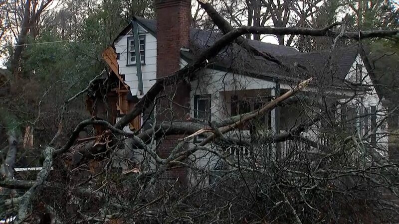 At_least_9_dead_in_latest_blast_of_winter_weather_in_US_poster - My Global News: Young Voices At least 9 dead in latest blast of winter weather in U.S. video poster