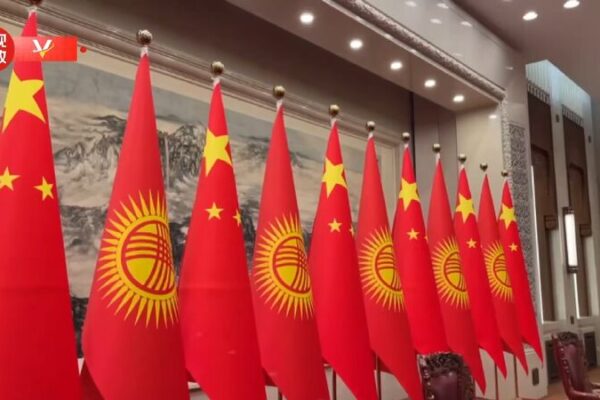 Chinese, Kyrgyz presidents sign cooperation documents