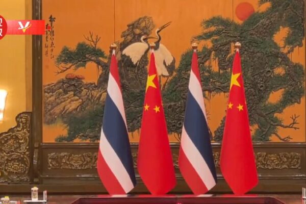 Chinese president meets Thai prime minister