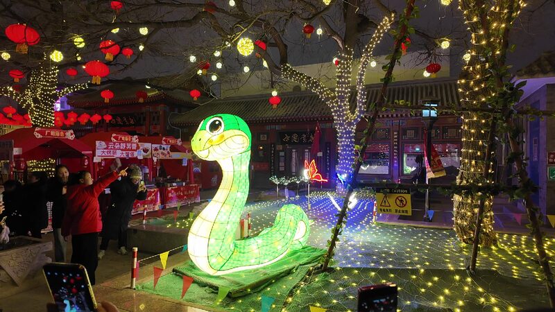 Culture_and_robots_An_expats_first_Beijing_temple_fair_experience - My Global News: Young Voices Culture and robots: An expat's first Beijing temple fair experience