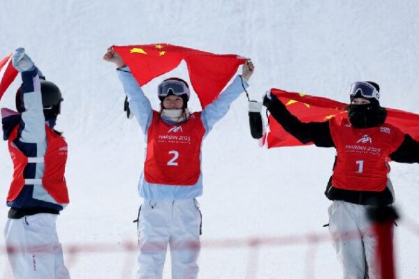 China’s Athletes Shine at Asian Winter Games with Gold Medal Wins! ๐
โ๏ธ Host nation China's athletes continue to win at Asian Winter Games