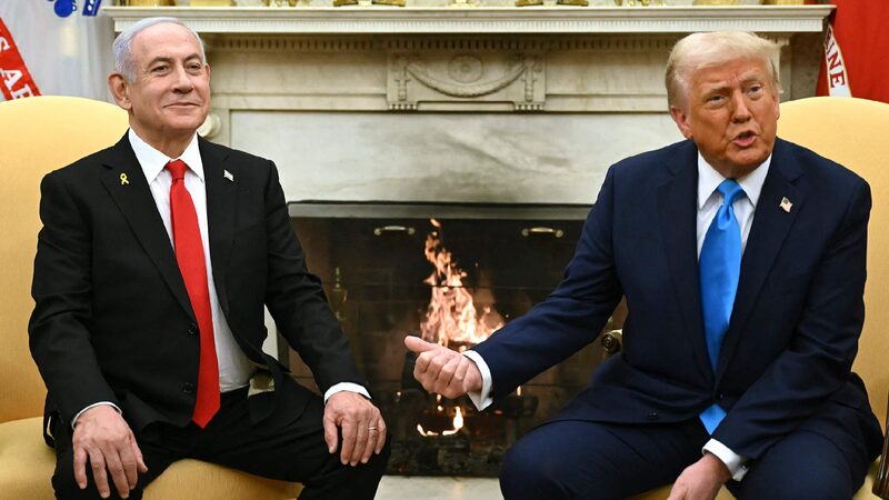 Israeli_PM_Netanyahu_gifts_US_President_Trump_golden_pager - My Global News: Young Voices Israeli PM Netanyahu gifts U.S. President Trump golden pager