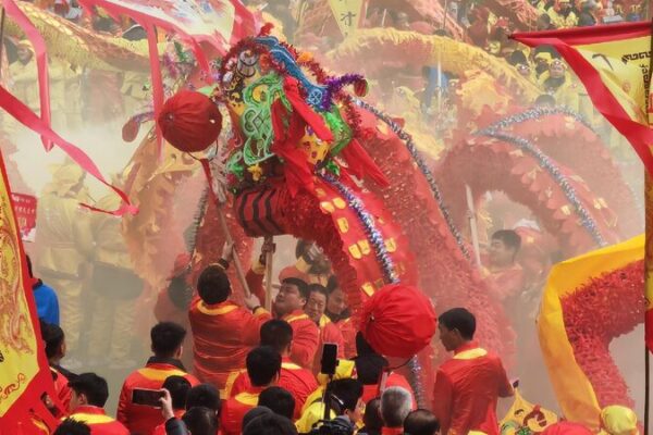 Dragon Dances Brighten Lantern Festival in China’s Gelao Community Maolong Festival of Gelao ethnic group greets Lantern Festival
