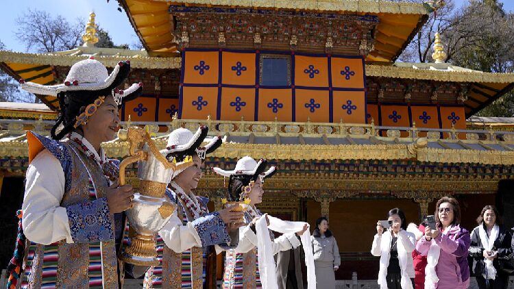 New air route between Hong Kong and Xizang