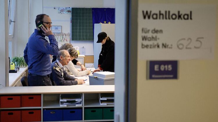 Germany Votes: How Germans Choose Their Leaders π©πͺ Polls open in high-stakes German election