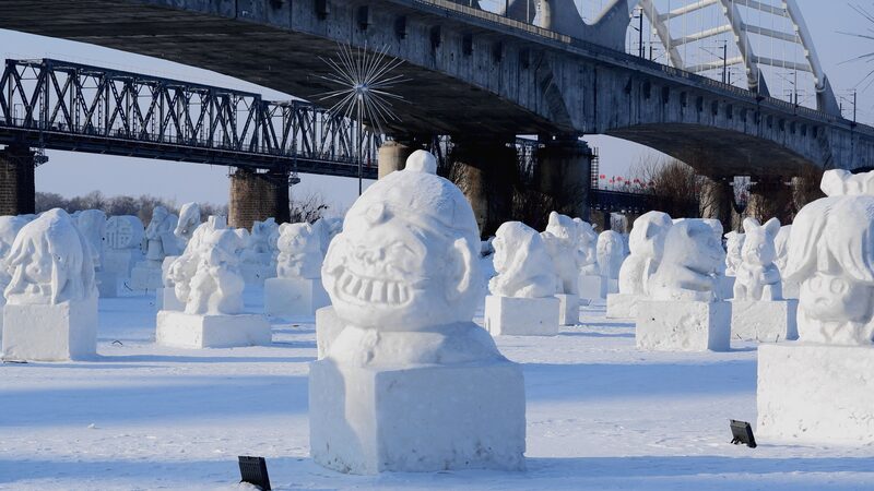 Snowmen_adorn_the_Songhua_River_in_Harbin - My Global News: Young Voices Snowmen adorn the Songhua River in Harbin