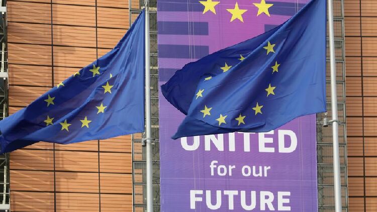 Is the Friendship Between Europe and America Changing? The end of transatlantic consensus?