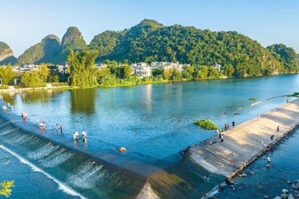 U.S. Expert Praises China’s Green Efforts to Save the Planet U.S. scholar: China's significant climate change progress