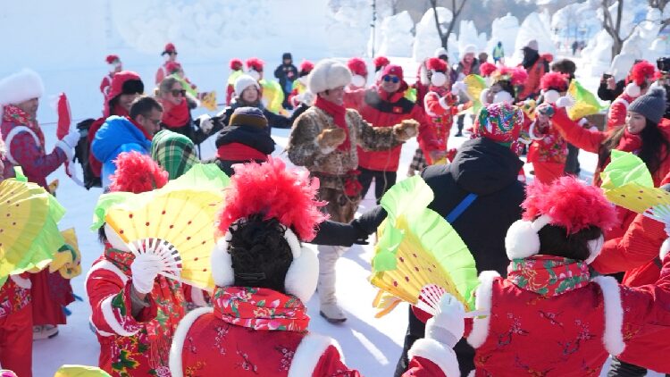 Winter Games Athletes Discover Chinese Traditions in Harbin! ❄️🎎 Winter Asiad players enjoy Chinese cultural heritage in NE China