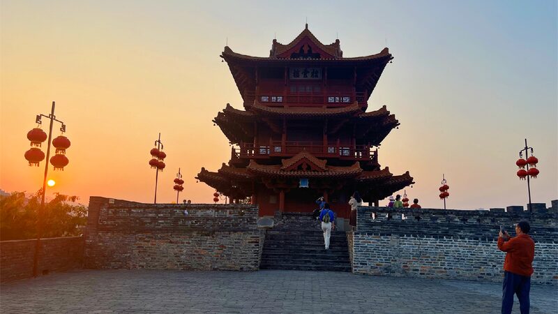 Ancient city walls witness ebb and flow of Zhaoqing over centuries