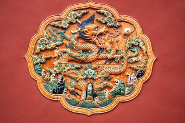 Master Painter Teaches Dragon Art to Kids in Beijing 🐲 Architectural painting master draws dragon for Dragon Head-raising Day video poster